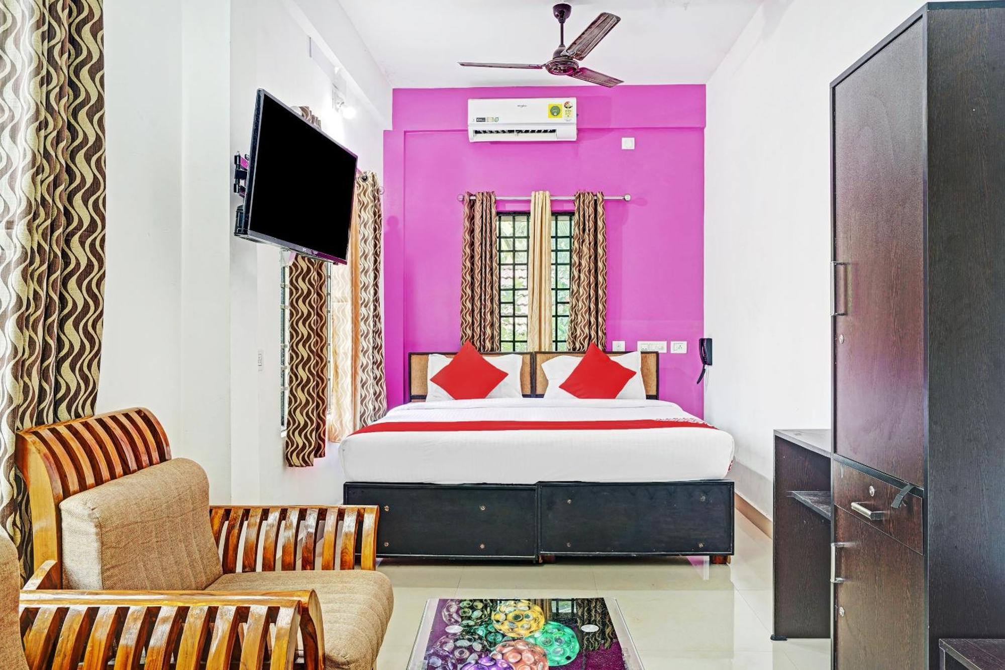 Hotel Thaza Rooms Nedumbassery Esterno foto