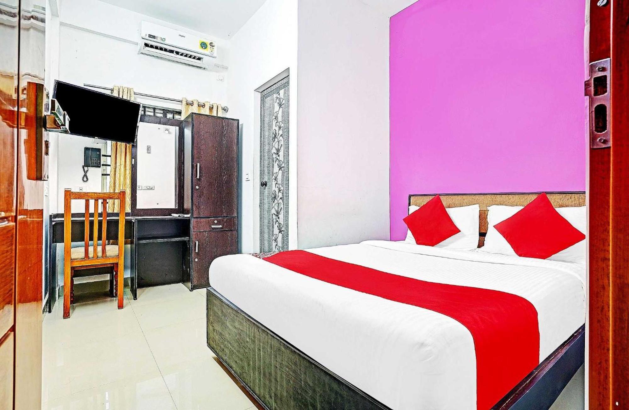 Hotel Thaza Rooms Nedumbassery Esterno foto