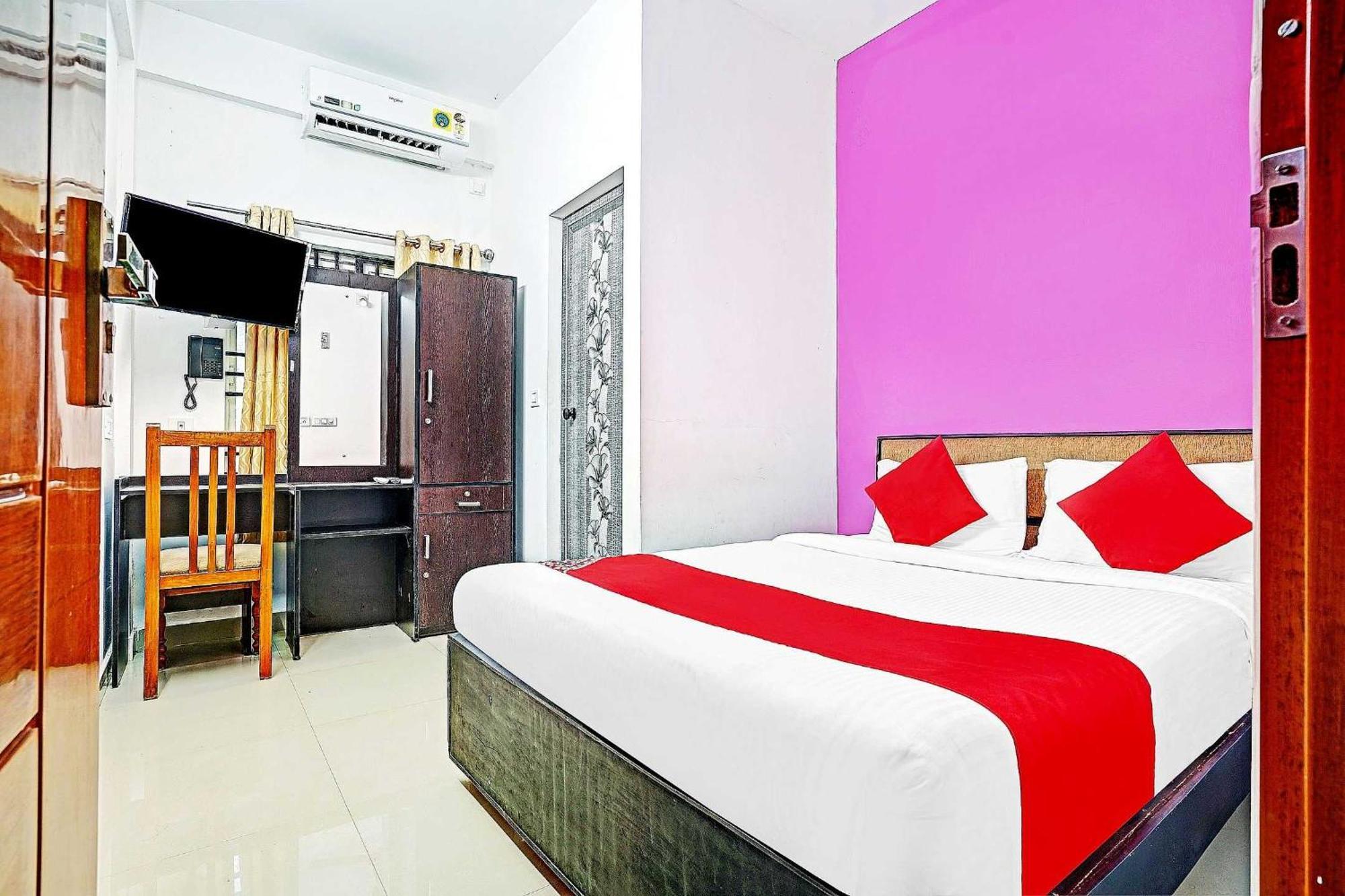 Hotel Thaza Rooms Nedumbassery Esterno foto