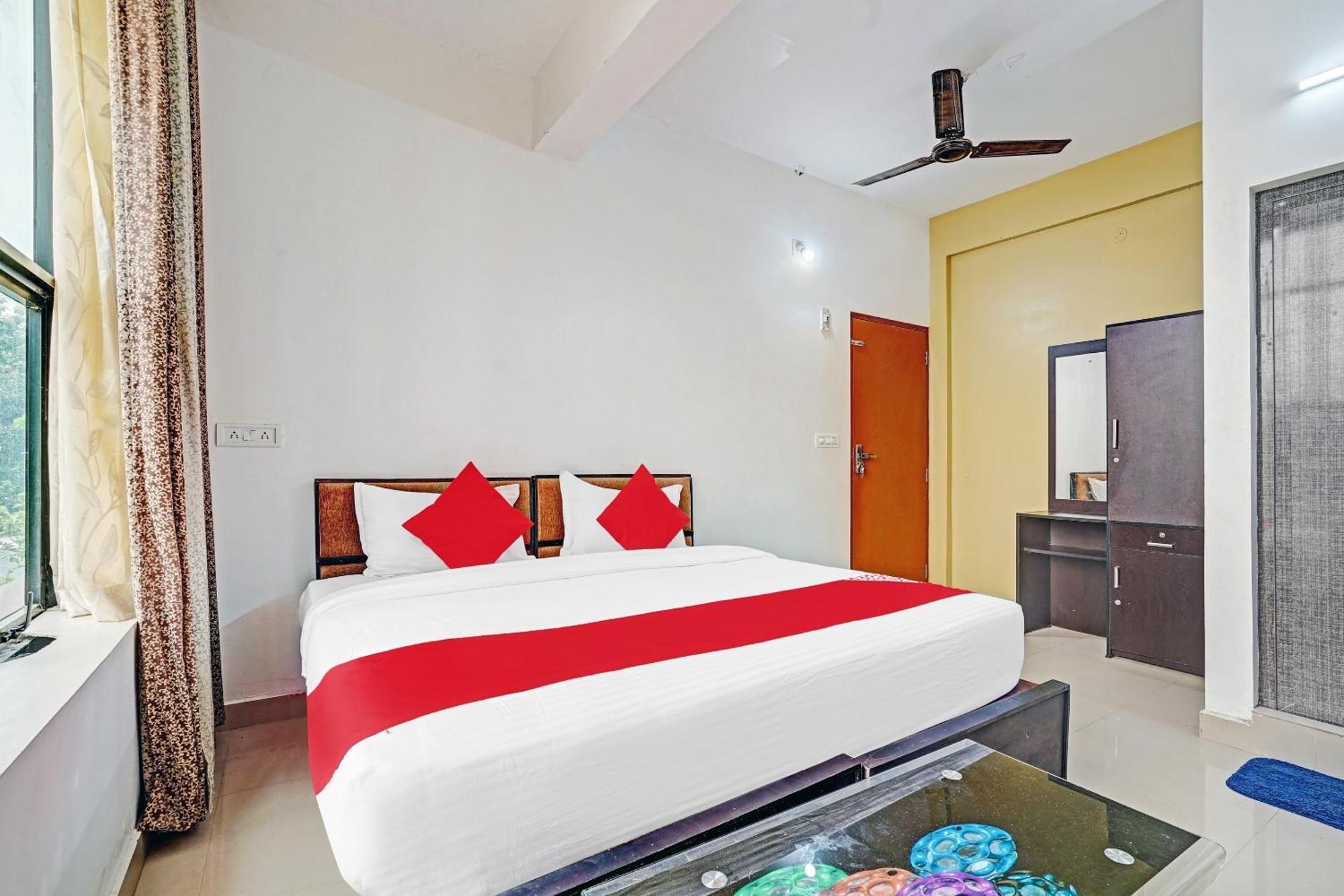 Hotel Thaza Rooms Nedumbassery Esterno foto