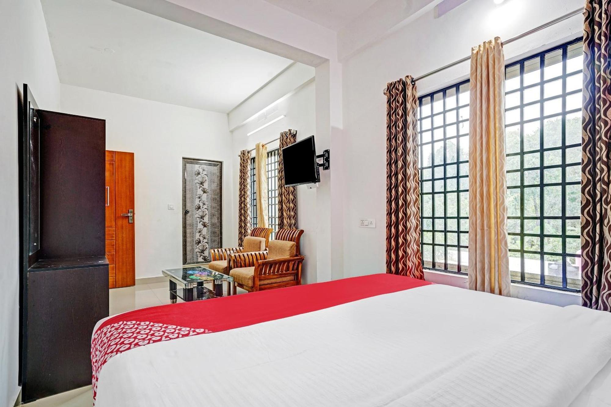 Hotel Thaza Rooms Nedumbassery Esterno foto