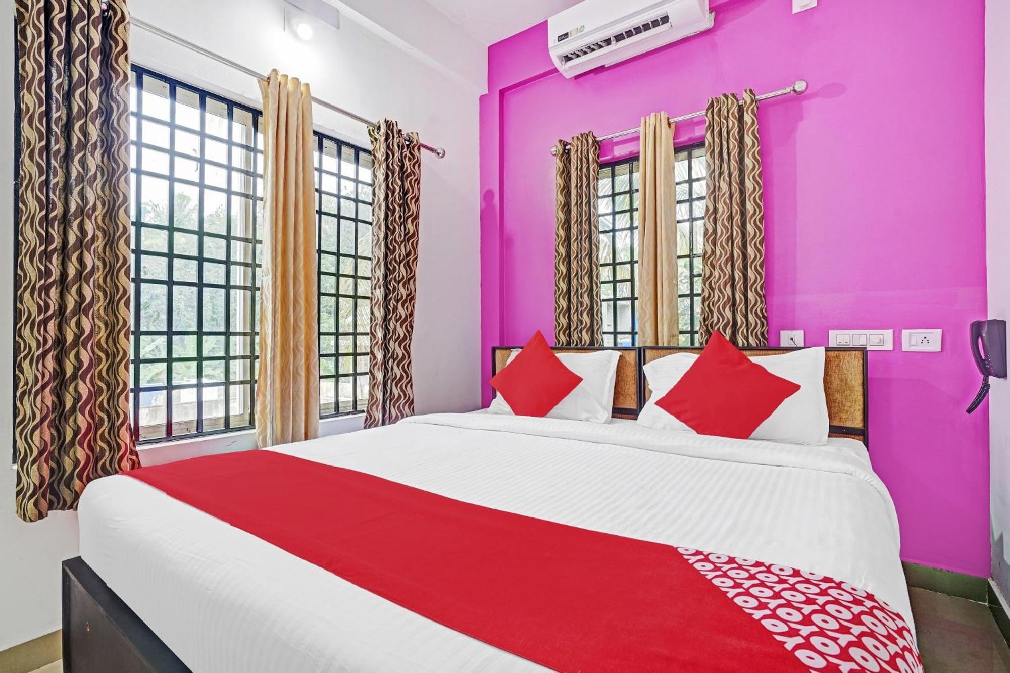 Hotel Thaza Rooms Nedumbassery Esterno foto