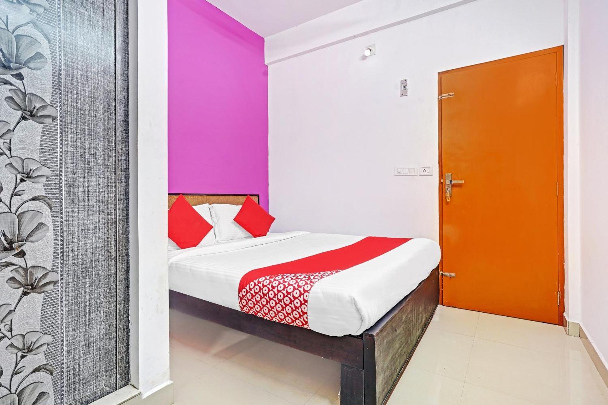 Hotel Thaza Rooms Nedumbassery Esterno foto